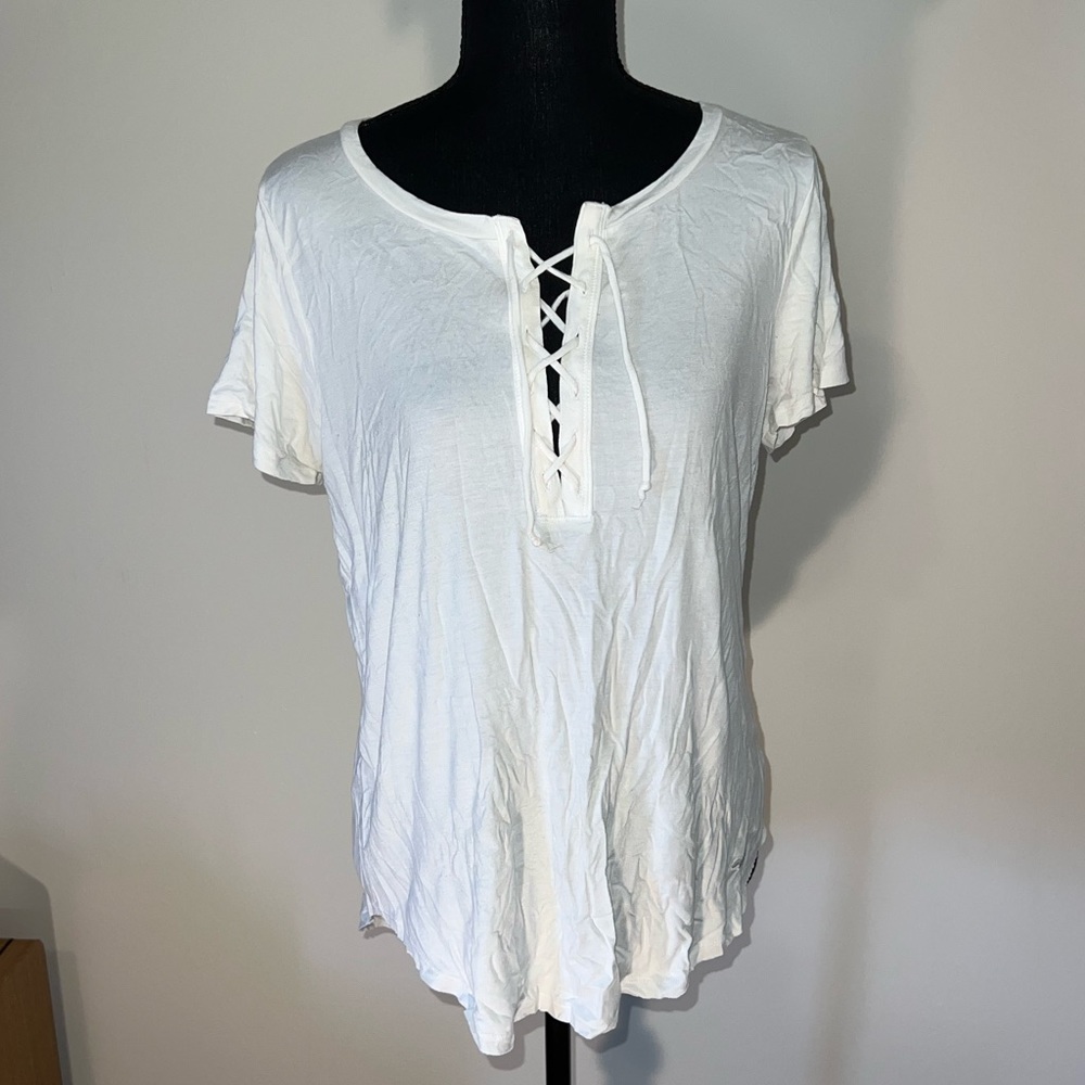 🌻3/$20!🌻Hollister shirt